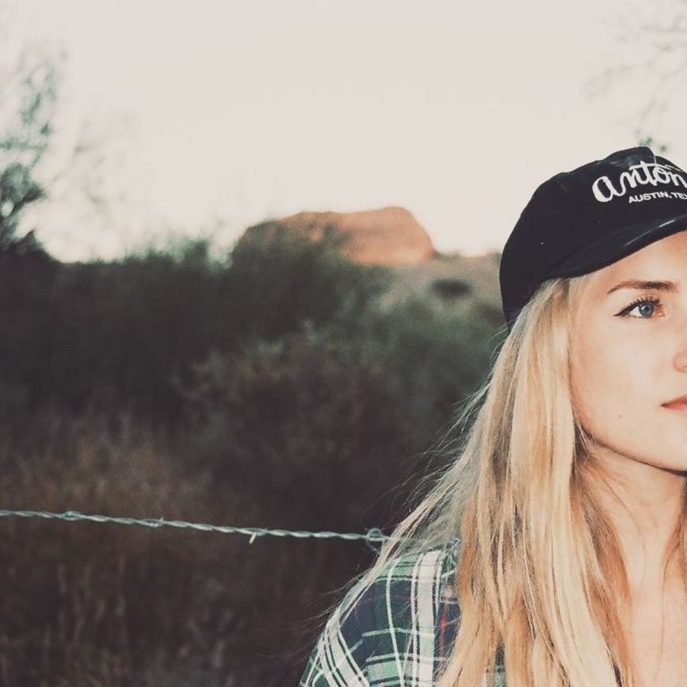 Meet your Posher, Emilia